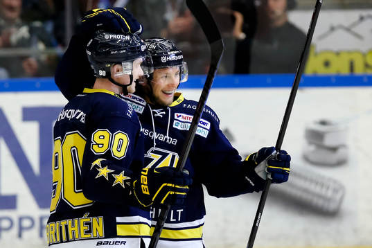s Ted Brithén och HV71:s Calle Ridderwall  jublar