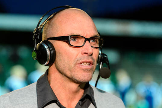 Ljungskiles tränare Tor-Arne Fredheim bli intervjuad av TV