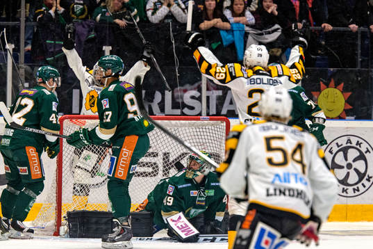 Skellefteås Andrew Calof jublar