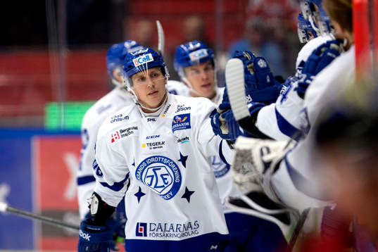 Leksands Veli-Matti Savinainen jublar