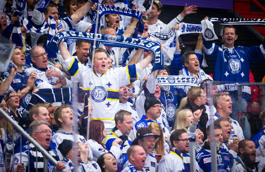 Jubel hos Leksands klack och supportara