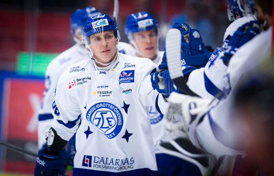 Leksands Veli-Matti Savinainen gör 1-3 och jublar