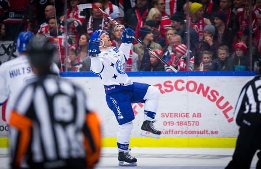 Leksands Jens Bergenström gör 2-4 och jublar