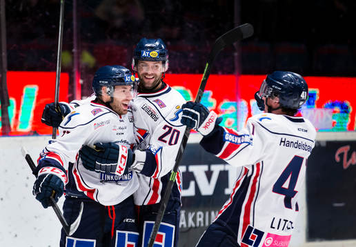 Linköpings Jacob Micflikier (v) gör 2-1 reduceringen och