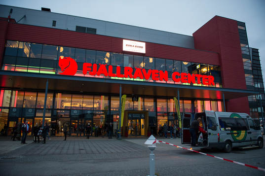 Fjällräven Center innan ishockeymatchen i SHL mellan Modo
