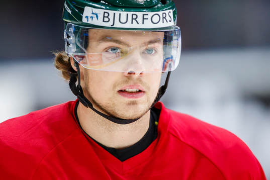 Frölundas Mats Rosseli Olsen innan ishockeymatchen i SHL