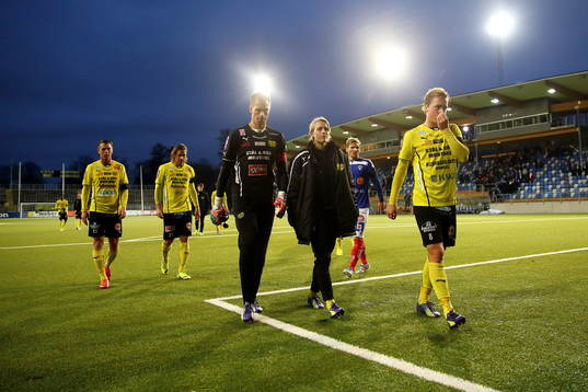 Mjällbys Robin Strömberg, målvakt Mattias Asper, Daniel
