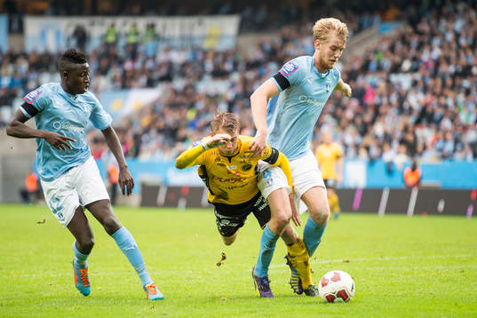 Malmö FFs Filip Helander och Elfsborgs Simon Hedlund i