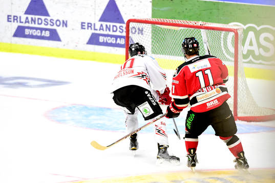 Vita Hästens Jesper Samuelsson gör 0-2 i öppen kasse