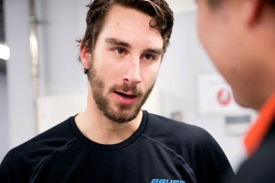 Vita Hästens Adam Schmidt