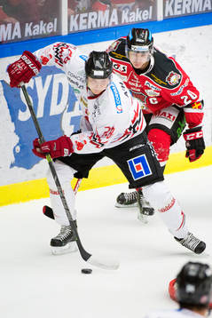 Malmö Redhawks Henrik Hetta jagar Vita Hästens Wilhelm