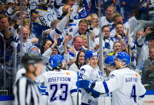 Leksands Tomi Sallinen gör 3-5 i öppen kasse och jublar