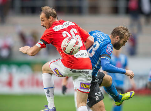 Kalmars Pär Eriksson och Halmstads Jesper Westerberg