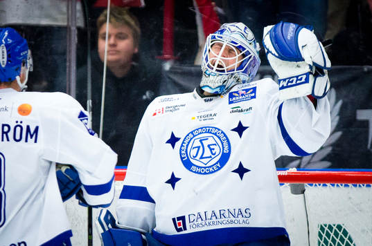 Leksands målvakt Oscar Alsenfelt jublar