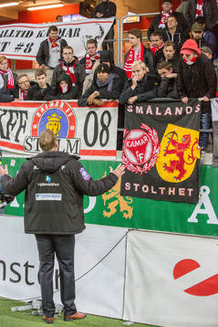 Efter att klacken ropat att Kalmars tränare Hans Eklund