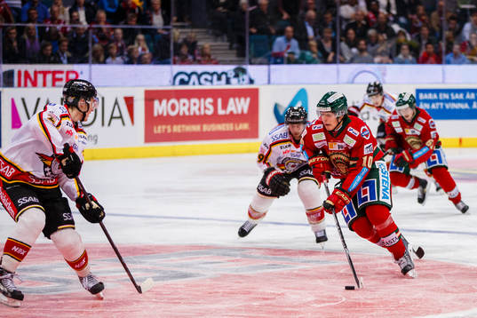 Frölundas Mattias Janmark med pucken