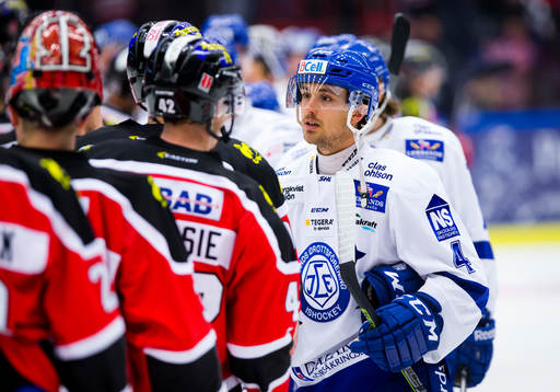 Leksands Robin Gartner tackar Örebrospelarna