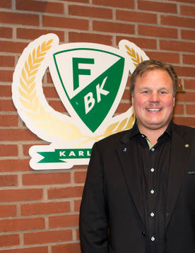 En glad Färjestads sportchef Leif Carlsson i