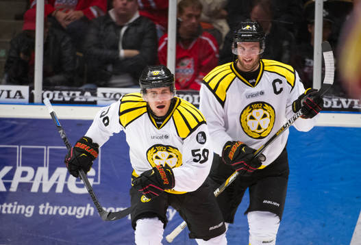 Brynäs Sebastian Enterfeldt jublar