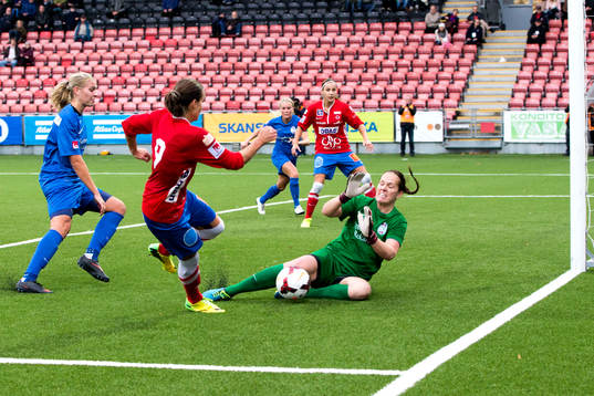 Bläddra bland fler bilder av Fotboll, Damallsvenskan, Kif Örebro - Eskilstuna