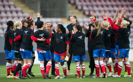 Örebros spelare jublar