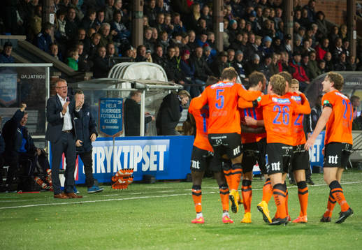 tränare Jan Andersson jublar