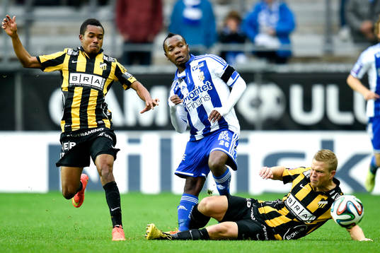 IFK Göteborgs May Mahlangu och Häckens David Frölund