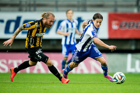 Häckens Emil Wahlström försöker hinna ifatt IFK