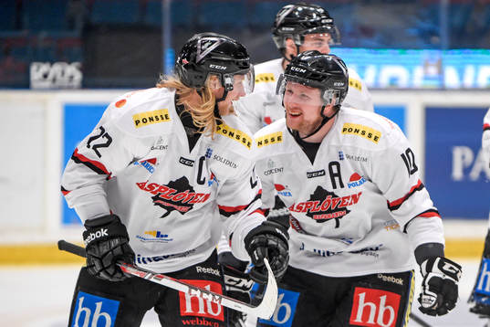 Asplövens Martin Hellgren jublar