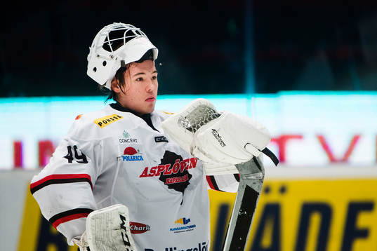 Asplövens målvakt Samuel Ward deppar
