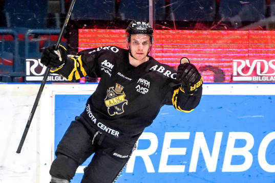 s Fredrik Hynning jublar