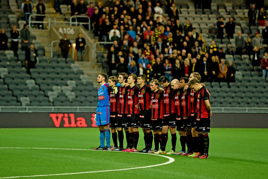 En tyst minut för Brommapojkarnas Pontus Segerström innan