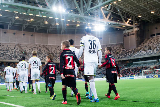 Alla knattar bär nummer 2 för att hedra Pontus Segerström