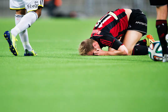 Brommapojkarnas Pontus Åsbrink har ont