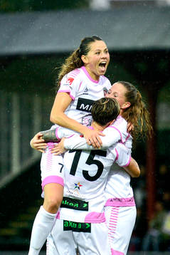 Rosengårds Sara Björk Gunnarsdottir och Therese Sjögran