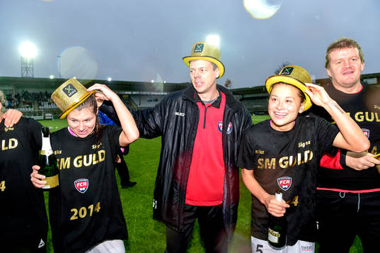 Rosengårds tränare Markus Tilly firar guldet