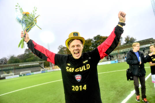 Rosengårds tränare Markus Tilly firar guldet