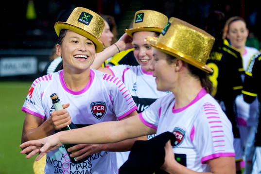 Rosengårds Alexandra Riley (th) firar sm-guldet