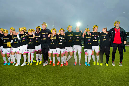 Rosengårds spelare firar sm-guldet