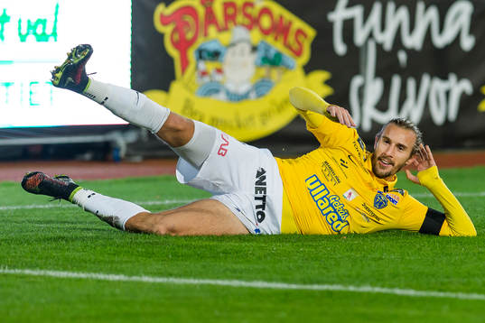 Falkenbergs Tobias Carlsson jublar
