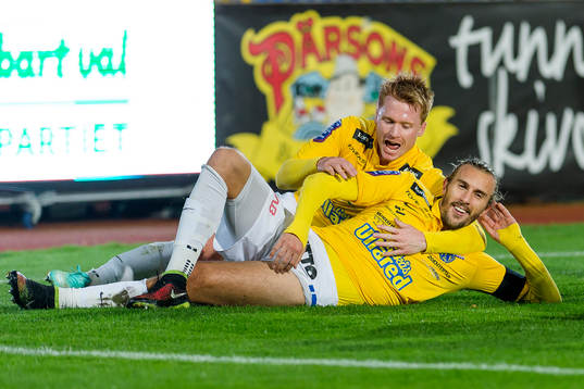 Falkenbergs Tobias Carlsson jublar