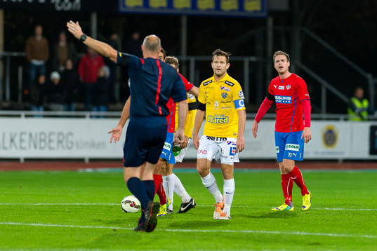 Helsingborgs Arnór Smárason är oförstående över