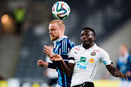 Djurgårdens Fredrik Stenman och Örebros Alhassan Kamara
