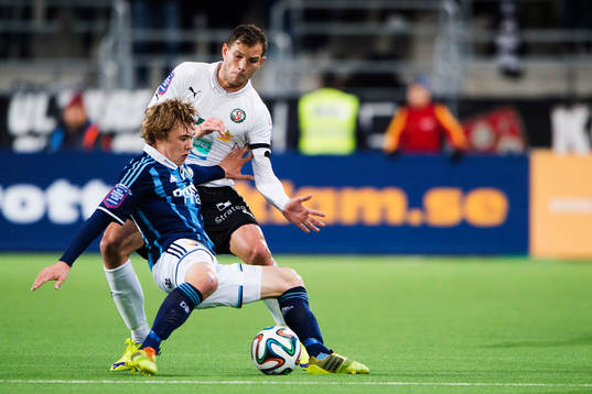 Djurgårdens Simon Tibbling och Örebros Robert Åhman