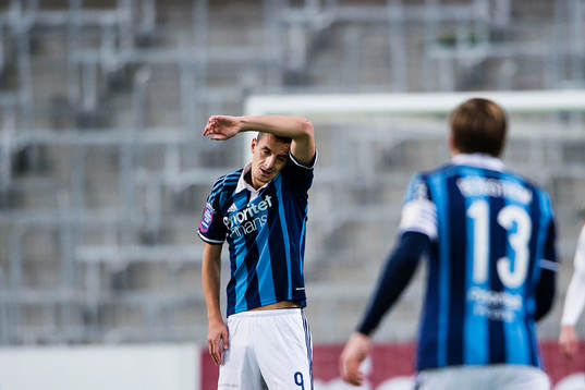 Djurgårdens Haris Radetinac tar sig för huvudet