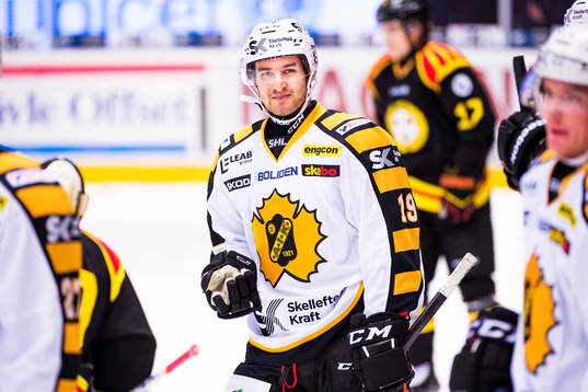 Skellefteås Andrew Calof på uppvärmningen före