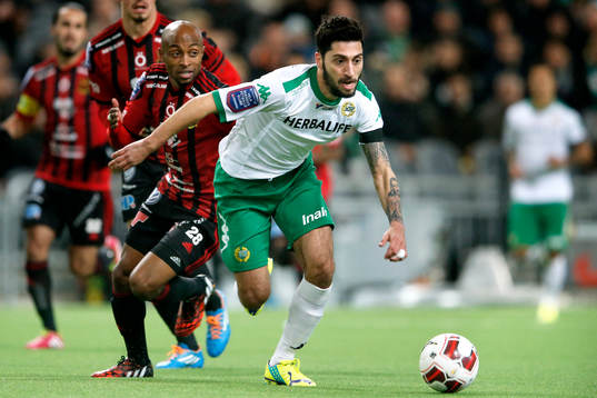 Östersunds Fouad Bachirou jagar Hammarbys Nahir Besara