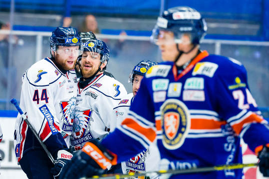 Linköpings Jonas Junland och Nichlas Hardt firar