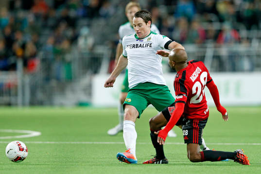Hammarbys Johan Persson och Östersunds Fouad Bachirou