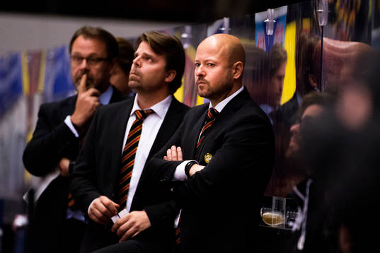 Brynäs huvudtränare Tommy Jonsson deppar